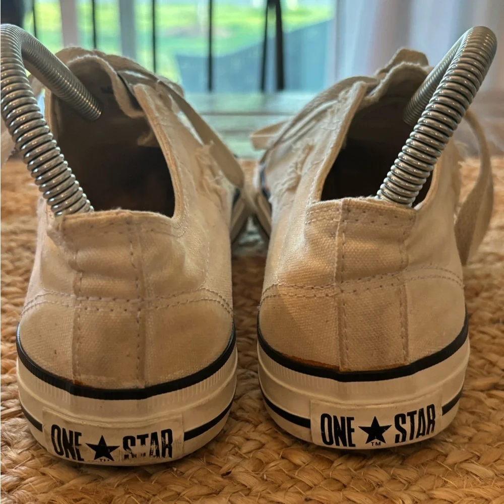 Converse One Star women’s sneakers, US SZ 8 , white with cut out star‎